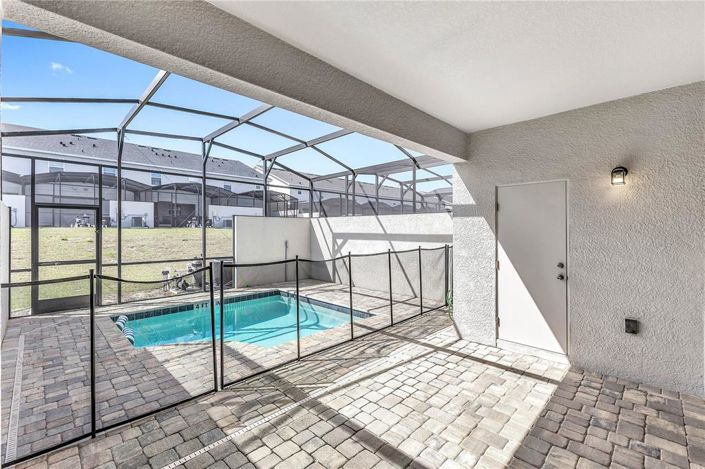 Image No.23-5 Bed Townhouse for sale