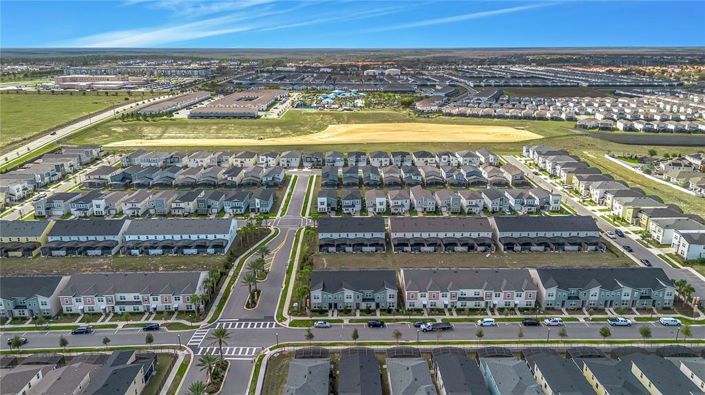 Image No.28-5 Bed Townhouse for sale