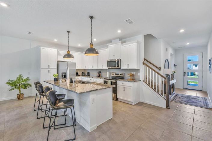 Image No.4-5 Bed Townhouse for sale