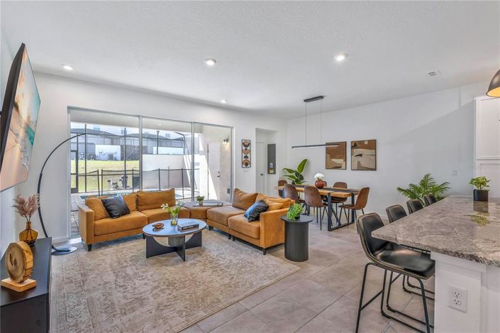 Image No.6-5 Bed Townhouse for sale