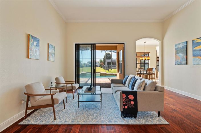 Image No.10-4 Bed Property for sale