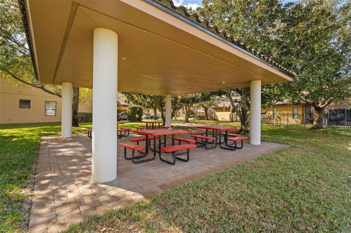 Image No.44-4 Bed Property for sale