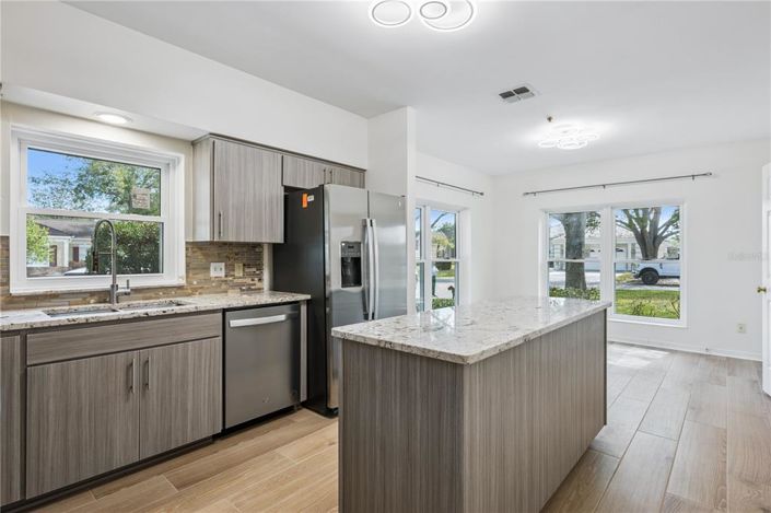 Image No.10-3 Bed Property for sale