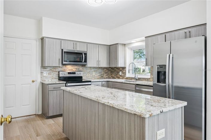 Image No.11-3 Bed Property for sale