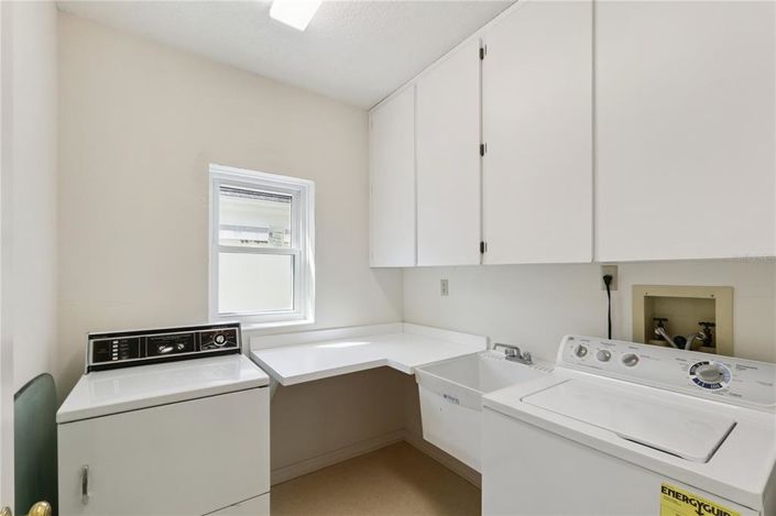 Image No.39-3 Bed Property for sale