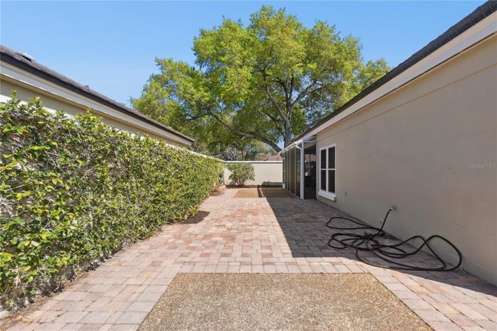 Image No.43-3 Bed Property for sale