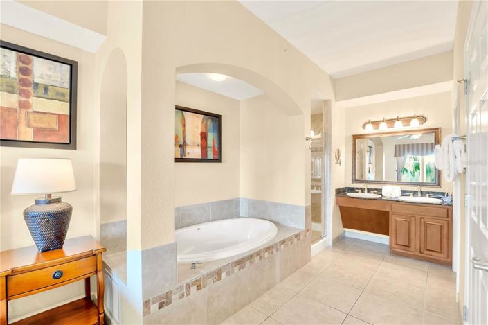 Image No.6-2 Bed Property for sale