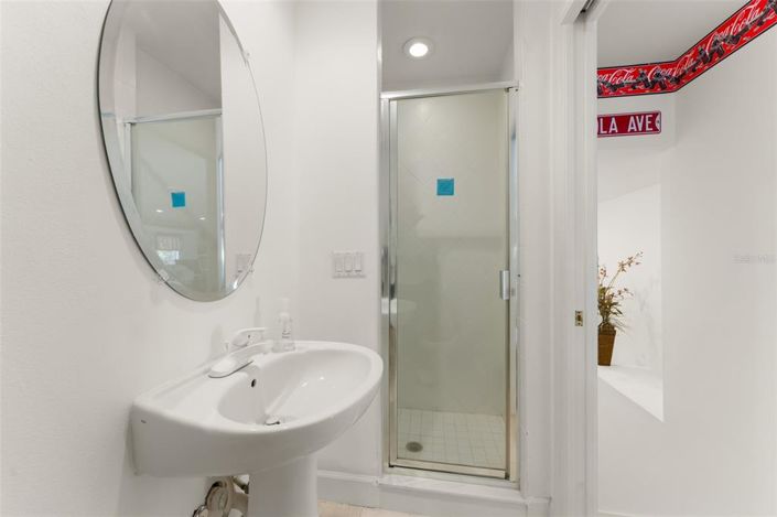 Image No.24-4 Bed Property for sale