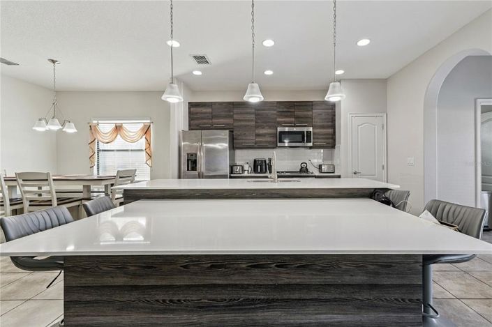 Image No.12-5 Bed Property for sale