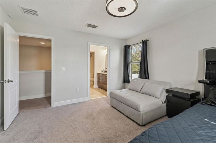 Image No.32-5 Bed Property for sale