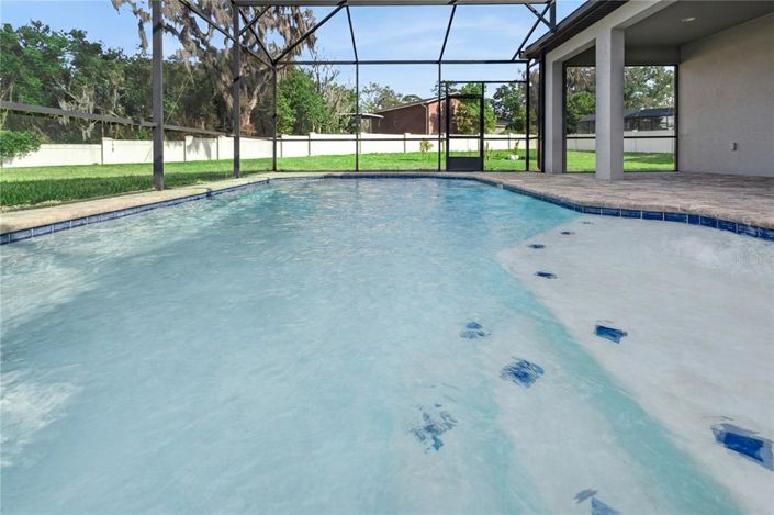 Image No.9-5 Bed Property for sale