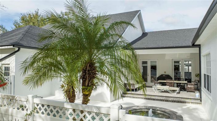 Image No.19-5 Bed Property for sale