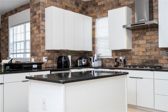 Image No.22-5 Bed Property for sale