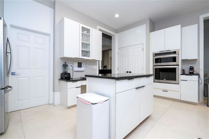 Image No.29-5 Bed Property for sale