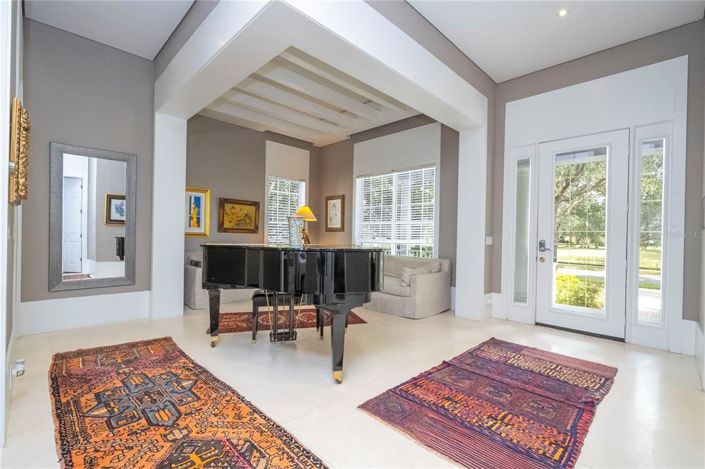 Image No.32-5 Bed Property for sale