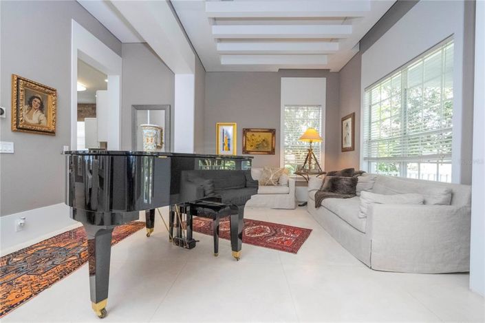 Image No.34-5 Bed Property for sale