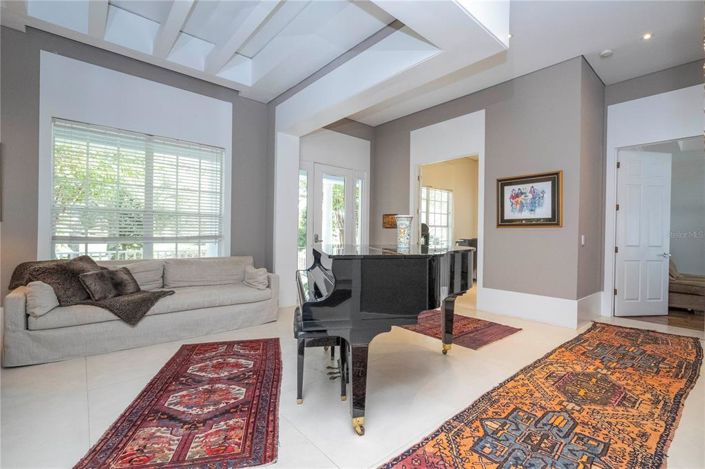 Image No.36-5 Bed Property for sale