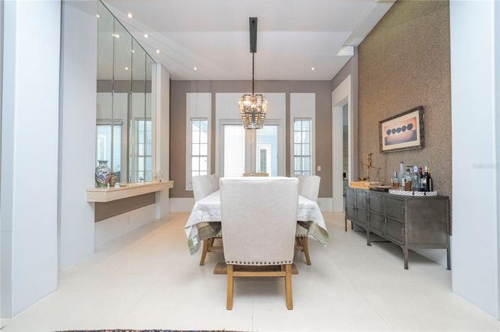 Image No.40-5 Bed Property for sale