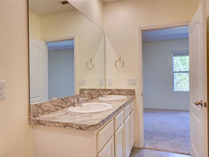 Image No.30-3 Bed Townhouse for sale