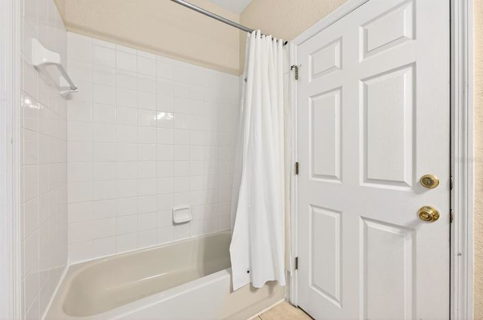 Image No.13-3 Bed Townhouse for sale