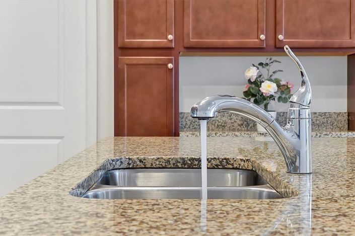 Image No.13-5 Bed Townhouse for sale