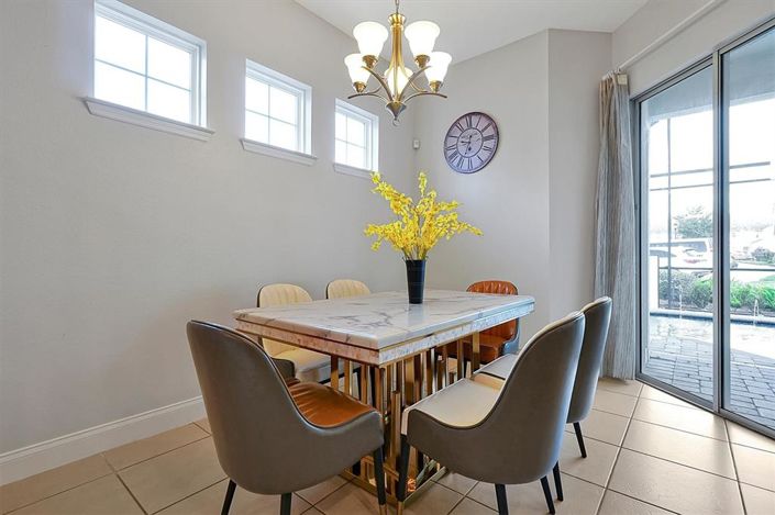 Image No.16-5 Bed Townhouse for sale