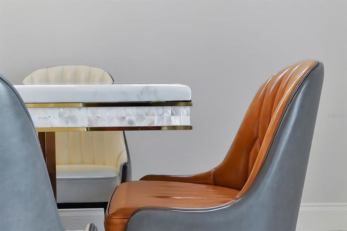 Image No.17-5 Bed Townhouse for sale