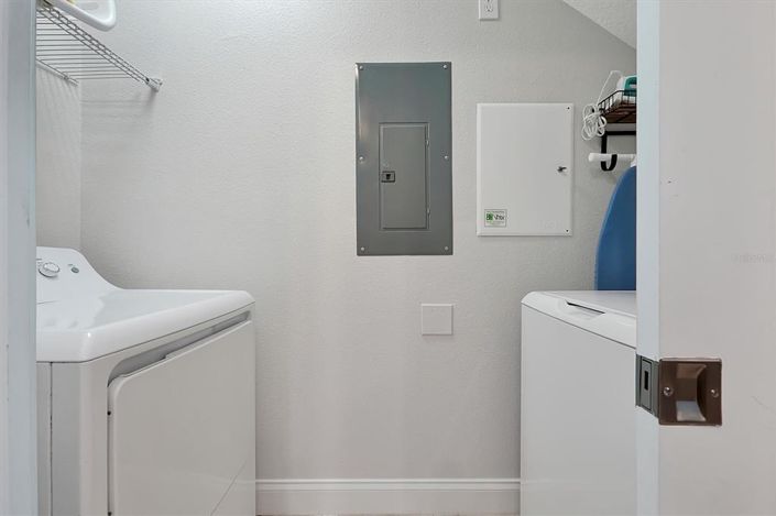 Image No.18-5 Bed Townhouse for sale