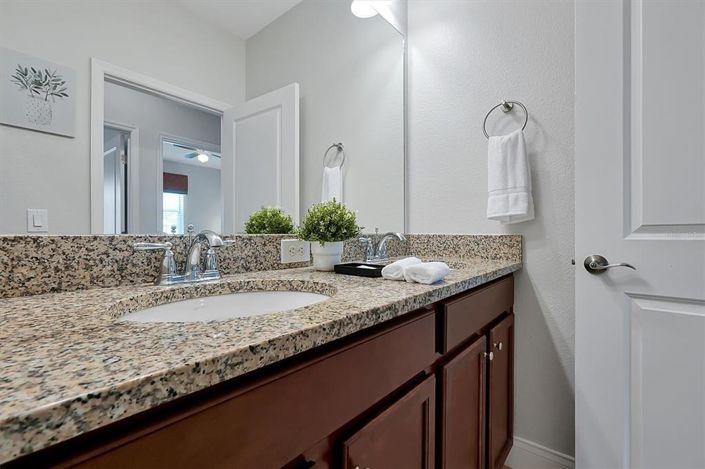 Image No.24-5 Bed Townhouse for sale