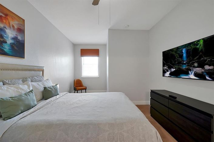 Image No.37-5 Bed Townhouse for sale