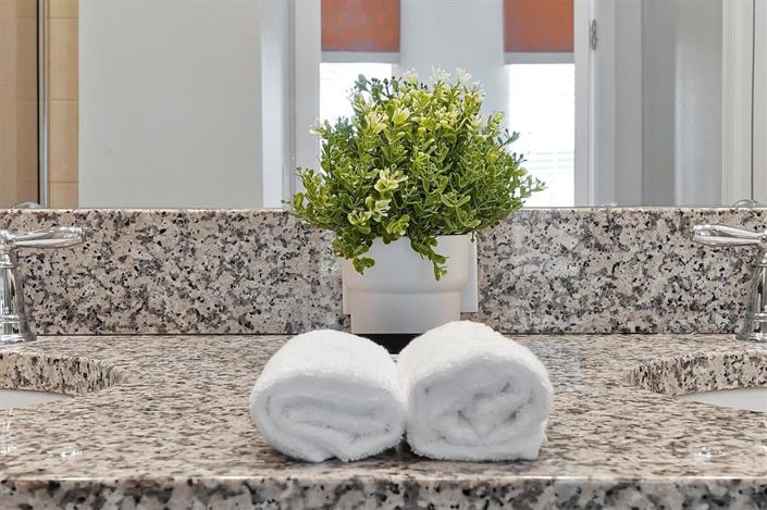 Image No.48-5 Bed Townhouse for sale