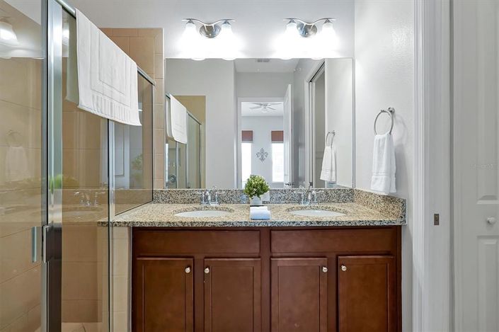 Image No.49-5 Bed Townhouse for sale