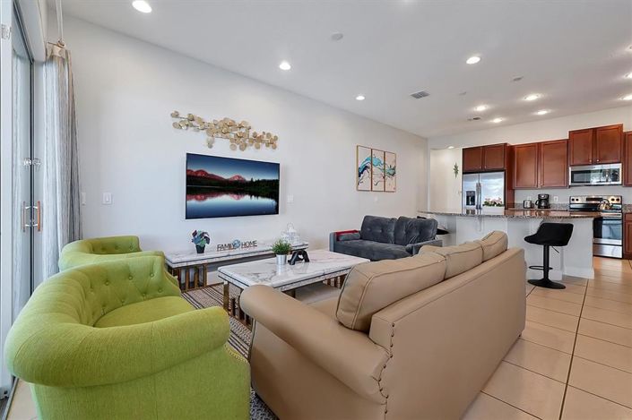 Image No.9-5 Bed Townhouse for sale