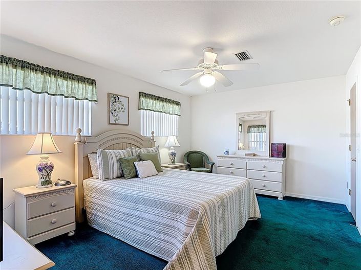 Image No.17-4 Bed Townhouse for sale