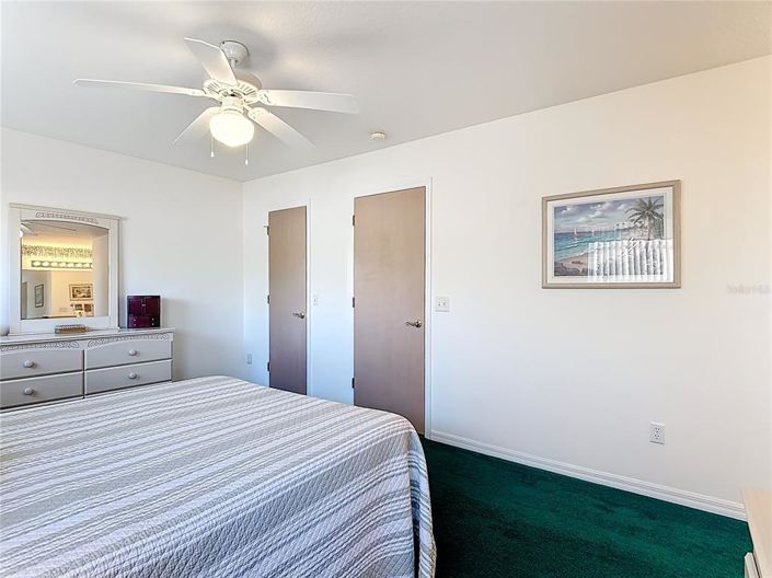 Image No.18-4 Bed Townhouse for sale