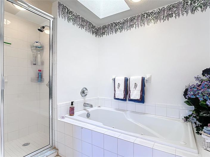 Image No.20-4 Bed Townhouse for sale