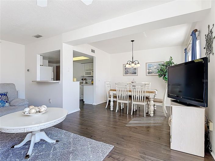 Image No.5-4 Bed Townhouse for sale