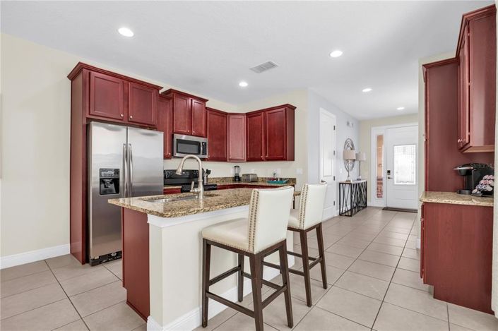 Image No.10-8 Bed Property for sale