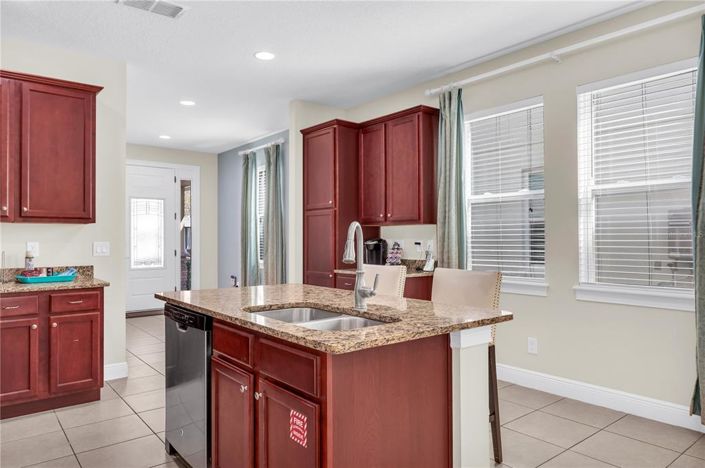 Image No.11-8 Bed Property for sale