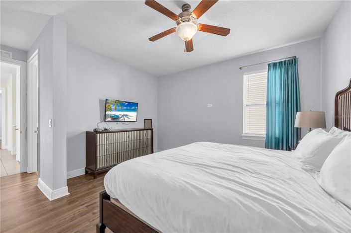 Image No.22-8 Bed Property for sale