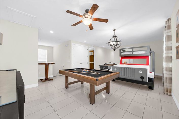 Image No.23-8 Bed Property for sale