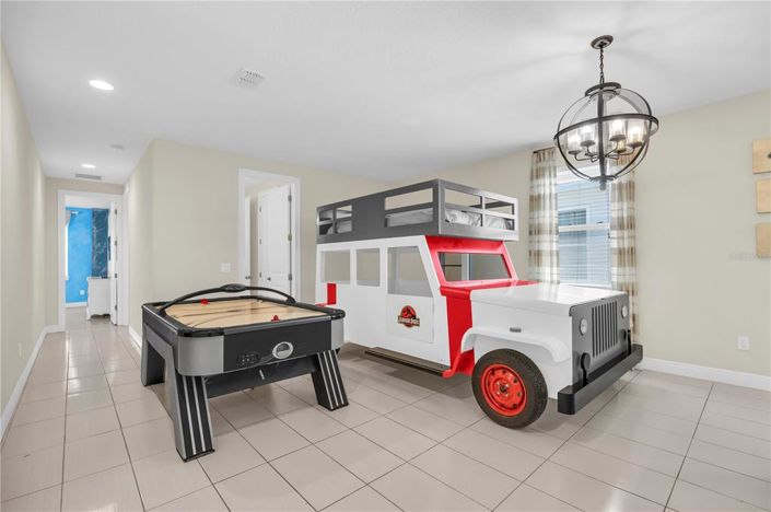 Image No.25-8 Bed Property for sale