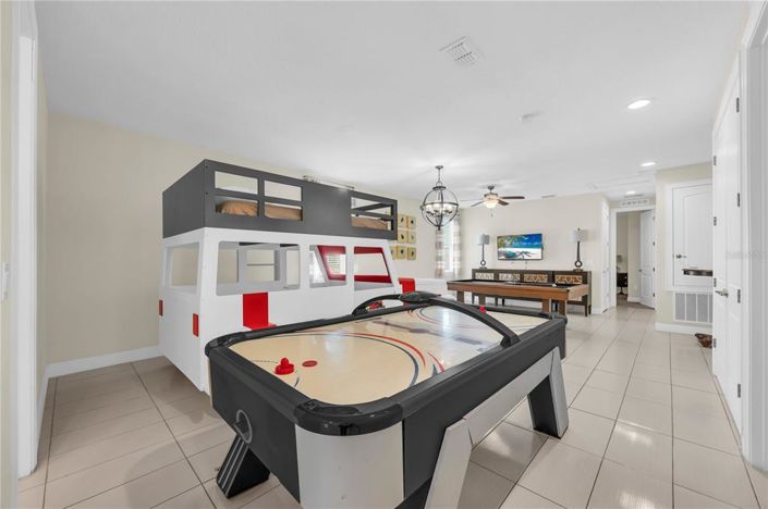 Image No.26-8 Bed Property for sale