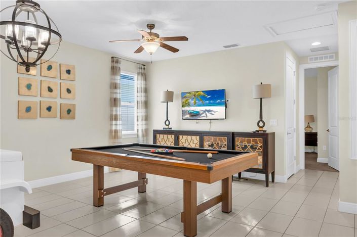 Image No.27-8 Bed Property for sale