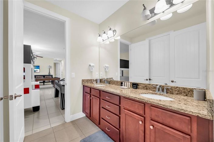 Image No.39-8 Bed Property for sale