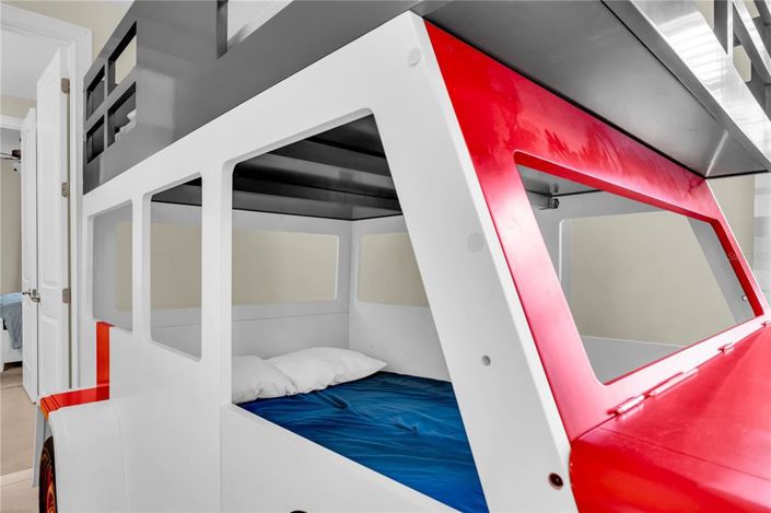 Image No.42-8 Bed Property for sale