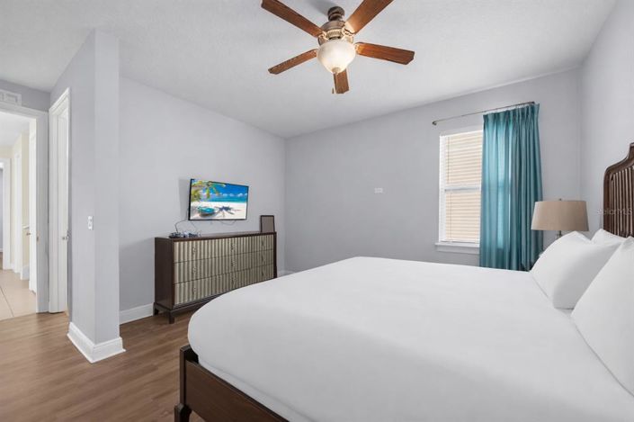 Image No.47-8 Bed Property for sale