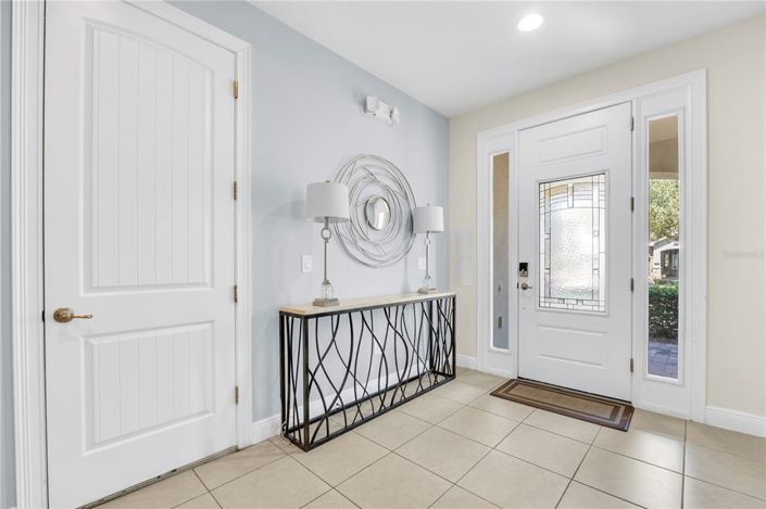 Image No.5-8 Bed Property for sale