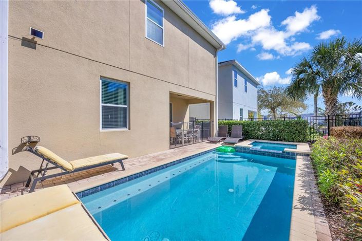 Image No.53-8 Bed Property for sale