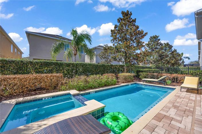 Image No.54-8 Bed Property for sale